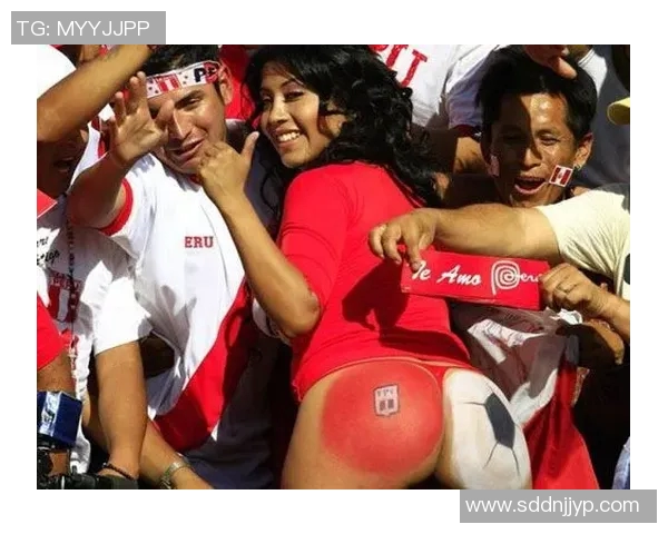 足球场上女球迷聚焦球星瞬间激情洋溢的时刻